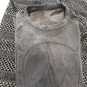 Lululemon dri fit top size Small